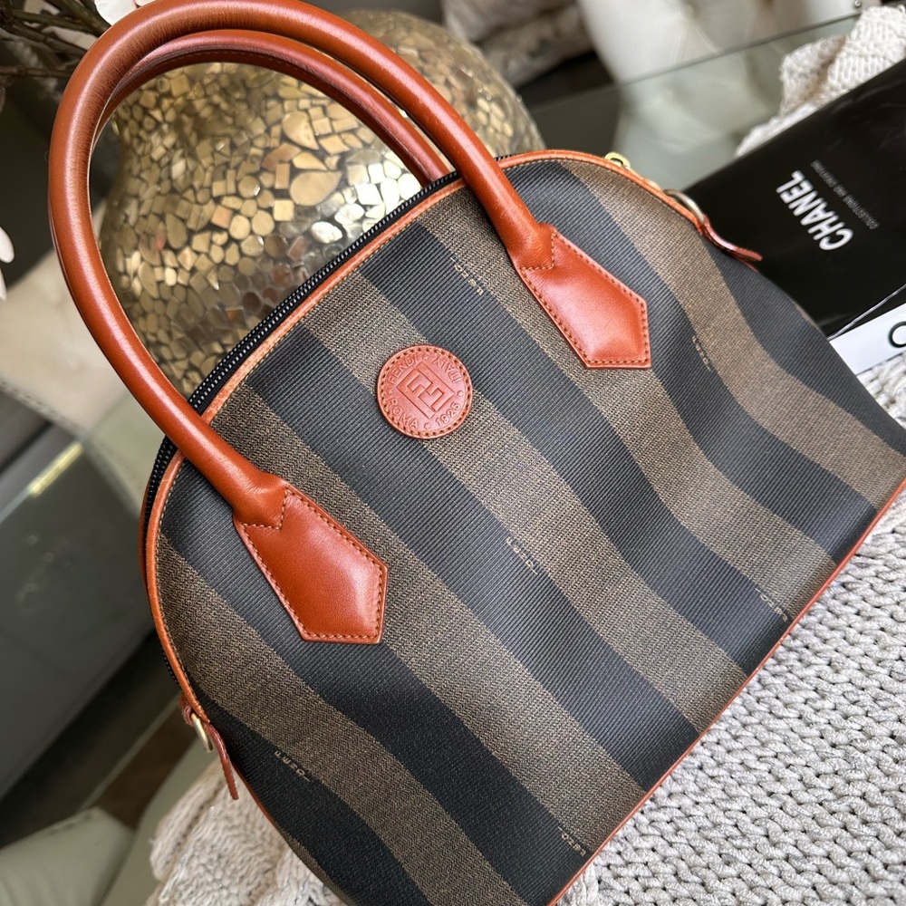 Vintage Fendi Bag ( just cleaning my closet , buy on here ) no returns please